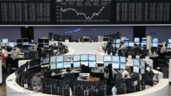 أسهم أوروبا تتراجع للجلسة الرابعة والبنوك تقود الخسائر أسهم أوروبا تتراجع للجلسة الرابعة والبنوك تقود الخسائر